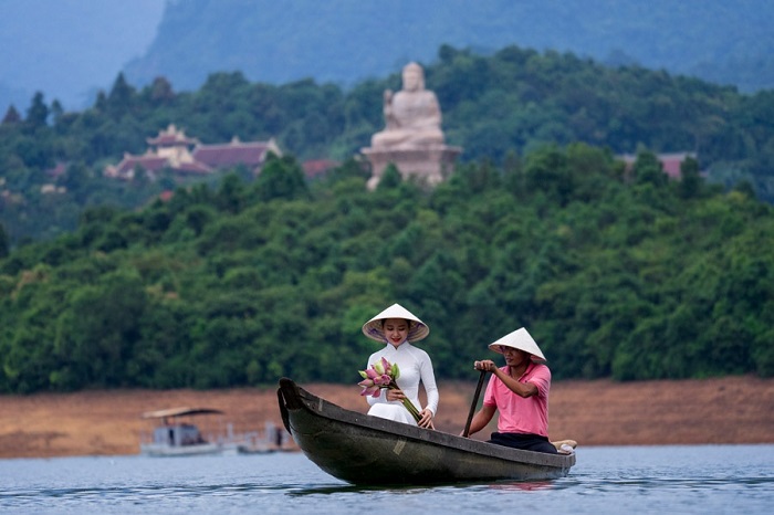 Description: địa điểm du lịch Huế