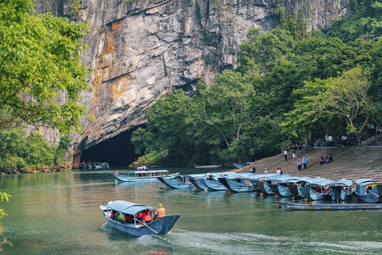 Description: Vẻ đẹp huyền ảo của Động Phong Nha, Quảng Bnh